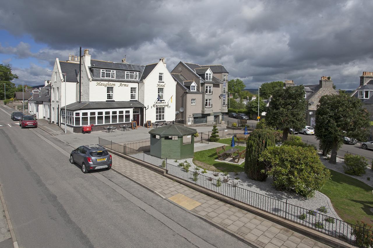 Haughton Arms Hotel Alford  Exterior foto